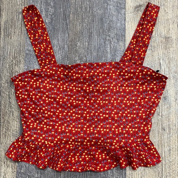 Forever 21 Tops - Forever 21 red flowered crop top